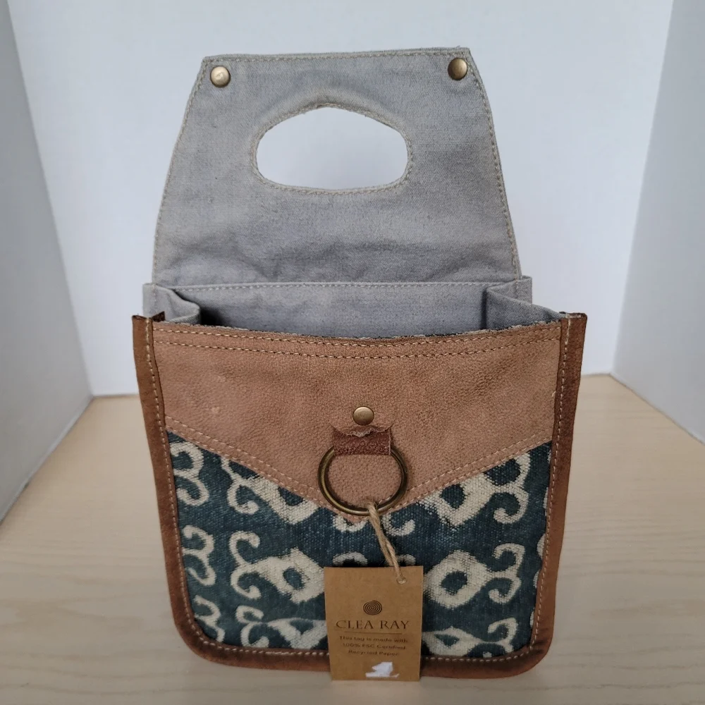 Clea Ray Canvas Beer/Bottle Tote Carrier Made with Recycled Leather and Canvas